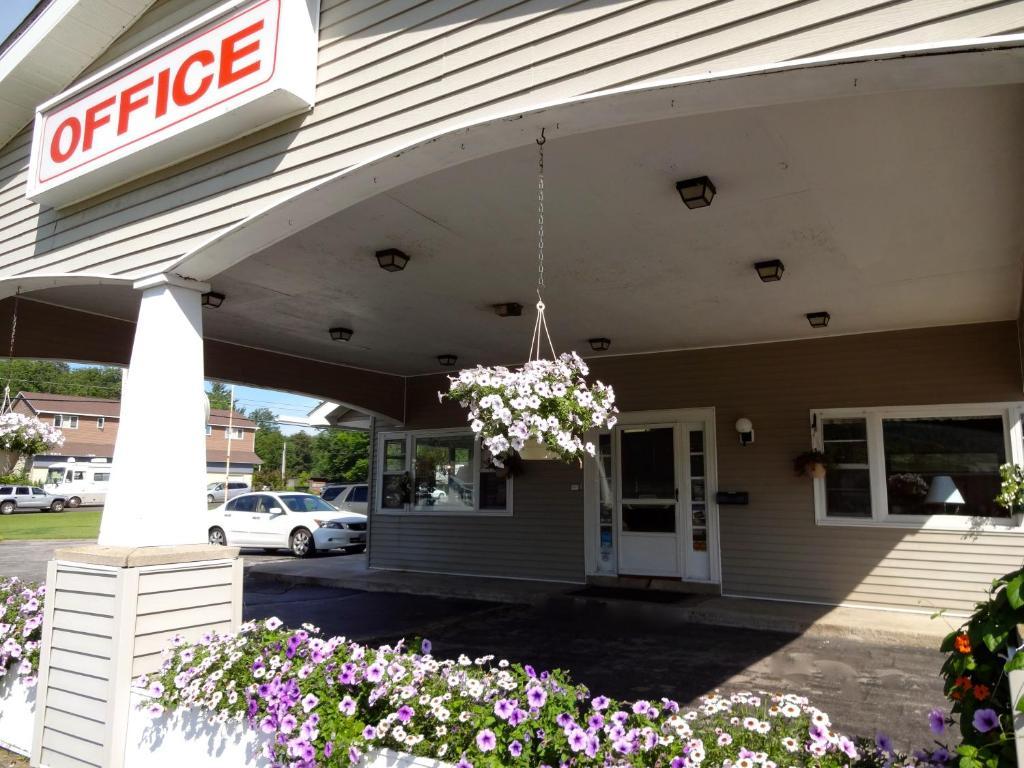 Gorham Motor Inn מראה חיצוני תמונה